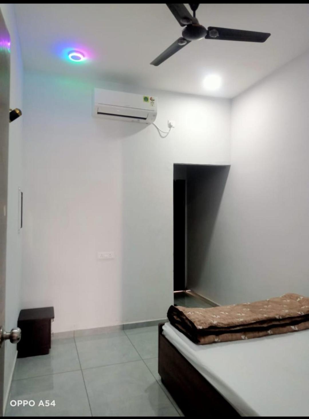 Jai Swaminarayan Delux Homestay Garudeshwar Ngoại thất bức ảnh