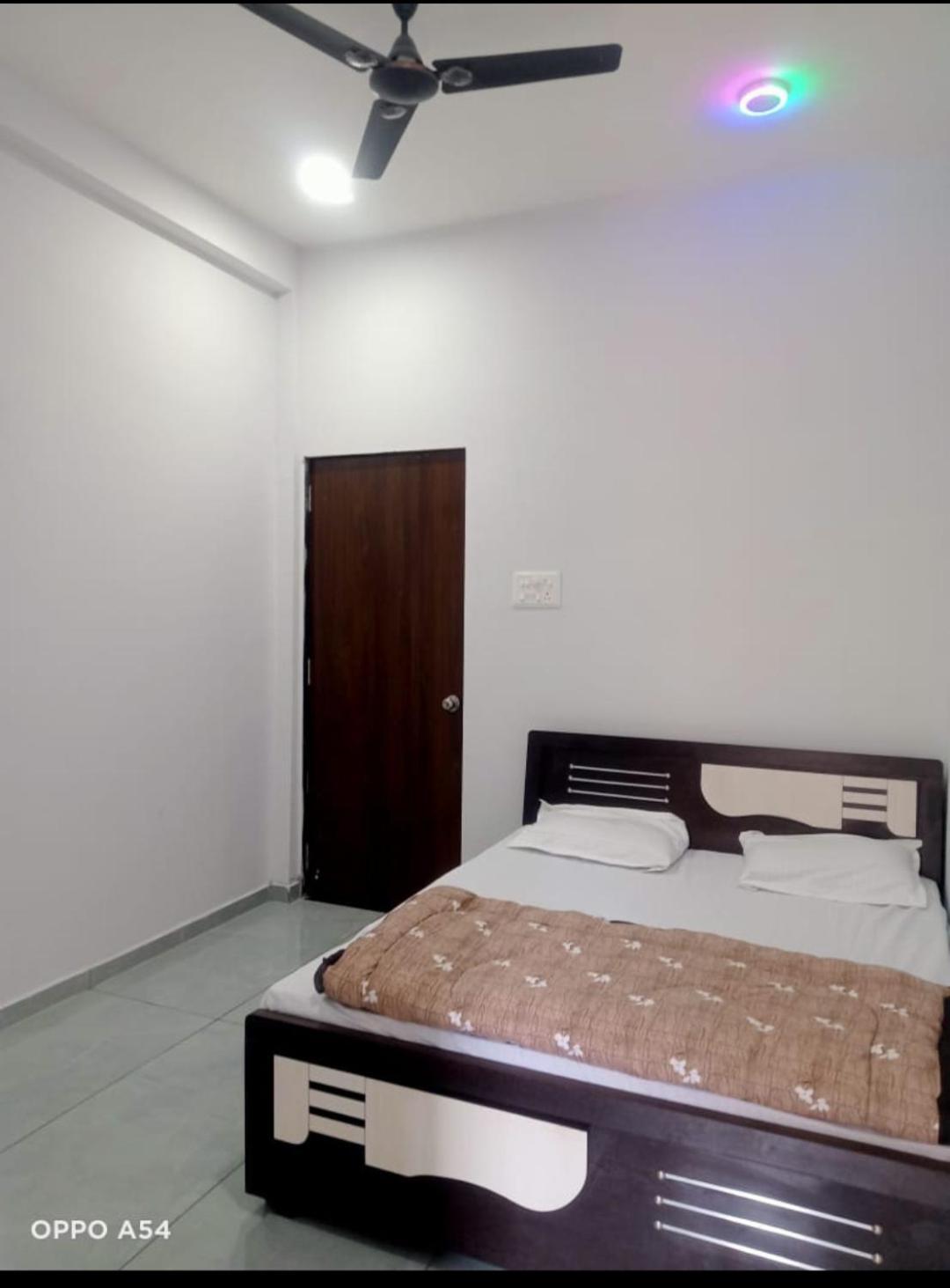 Jai Swaminarayan Delux Homestay Garudeshwar Ngoại thất bức ảnh